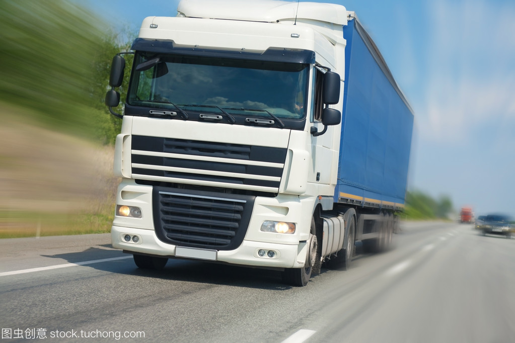 道路上的巨無(wú)霸 解析道路貨物運(yùn)輸中的大拖車