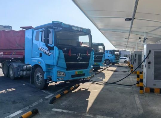 臨澧縣精準(zhǔn)施策，推動(dòng)貨運(yùn)車輛降碳提效，引領(lǐng)道路貨物運(yùn)輸綠色轉(zhuǎn)型